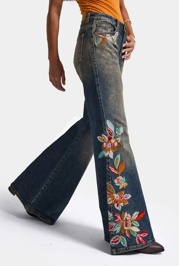 Nakış Detaylı Komfort Kumaş Özel Tasarım Denim Jean
