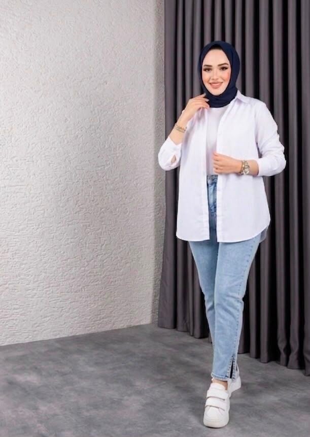 Taş Detaylı Yırtmaçlı Kot Pantolon