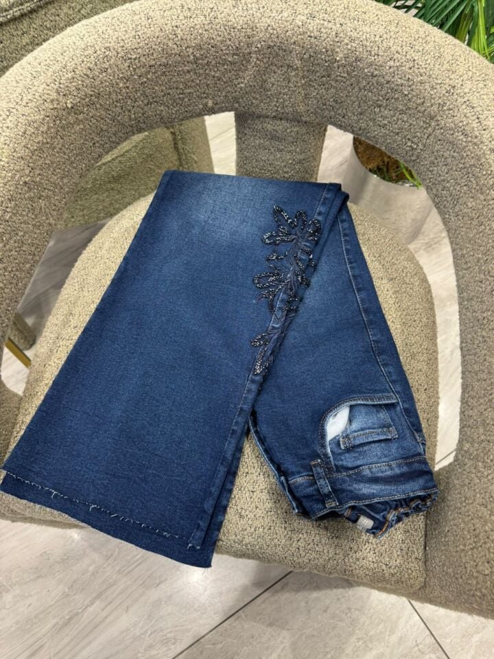 Nakış Detaylı Full Likralı Kot Pantolon