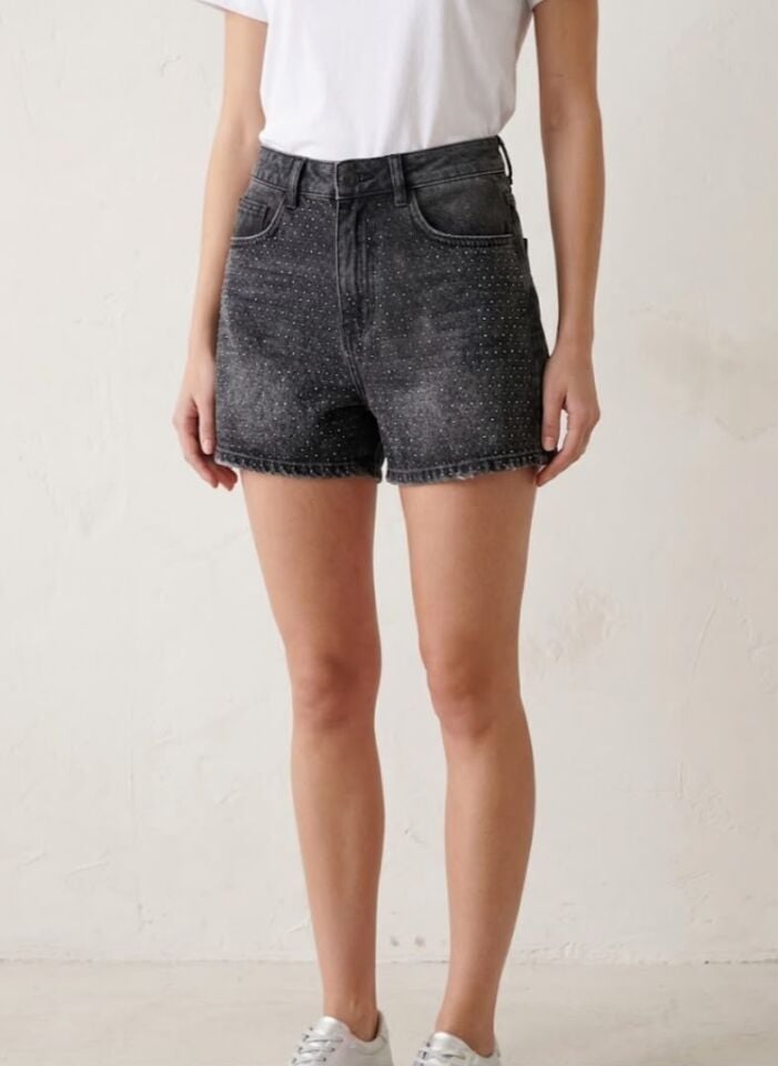 Parlak Taşlı Mom Fit Midi Boy Tasarım %100 Koton Denim Şort